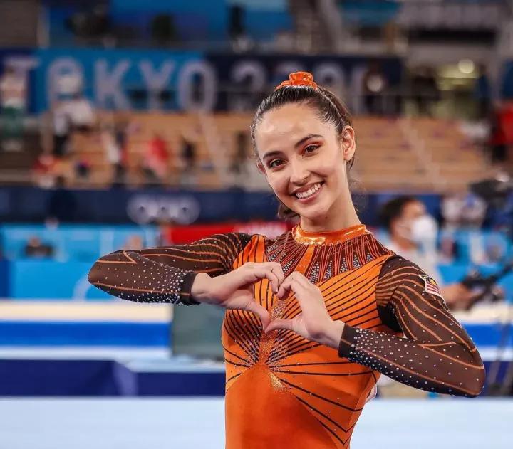 最新法拉女神與大自然美景的邂逅，內(nèi)心平和的追尋