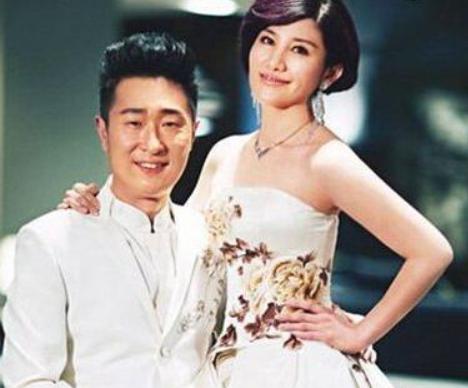 眼睛迷人的男明星魅力無法抗拒！??