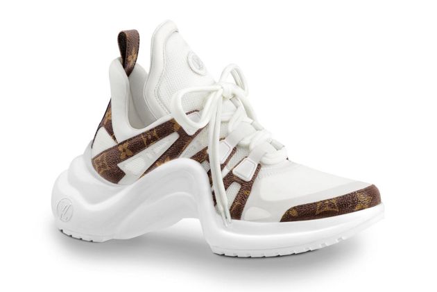 最新款LV女鞋登場，時尚巔峰之作閃耀亮相